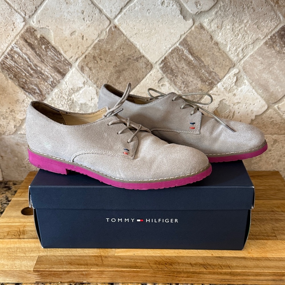 Tommy Hilfiger Women's Suede Flats with Pink Soles